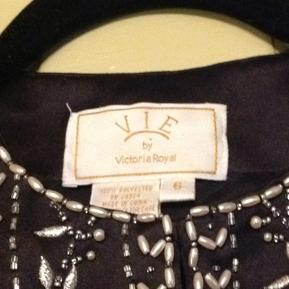 Absolutely Gorgeous Beaded & Embroidered Jacket - Picture 4 of 6